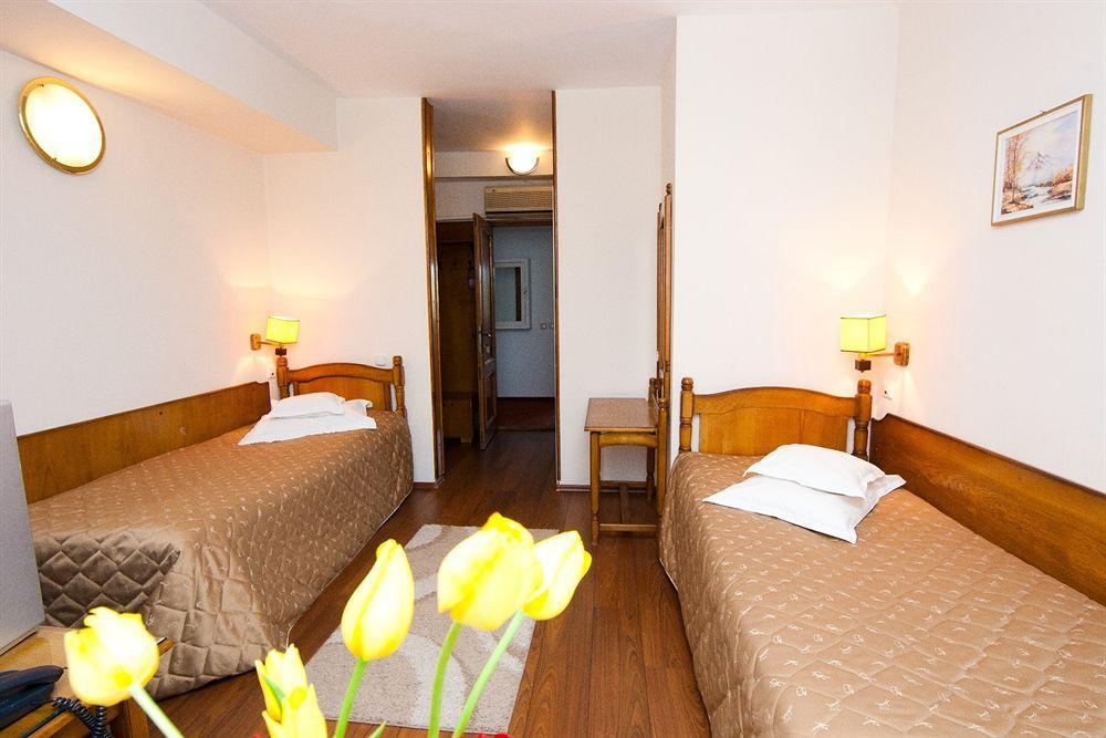 Hotel Onix Cluj-Napoca Extérieur photo