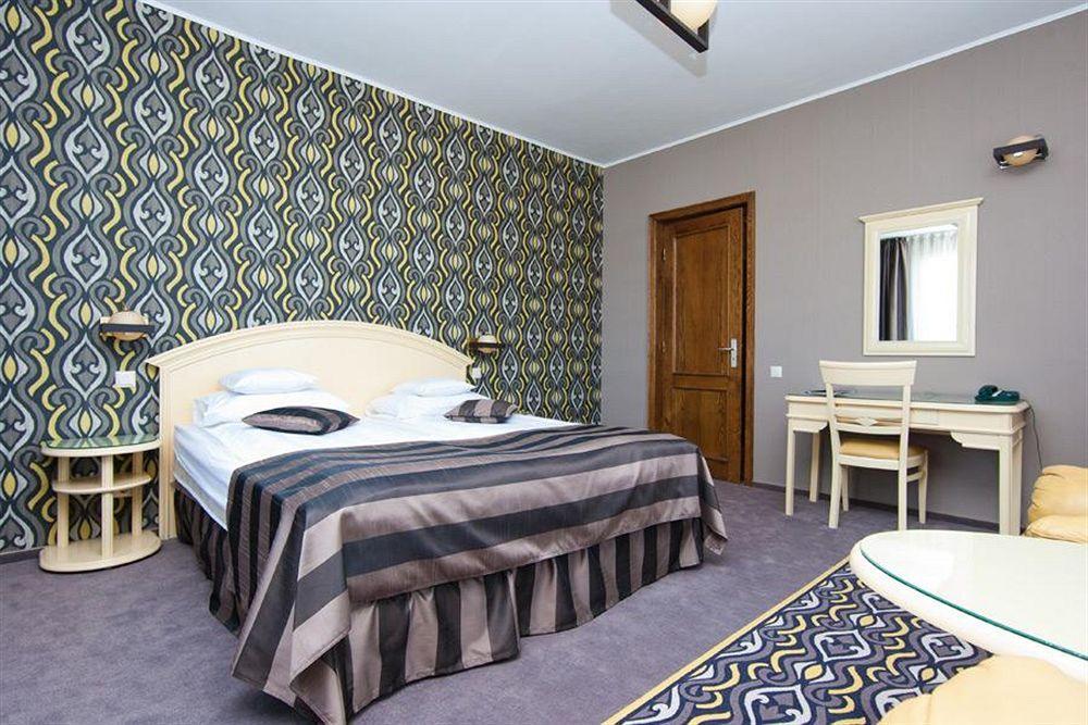 Hotel Onix Cluj-Napoca Extérieur photo