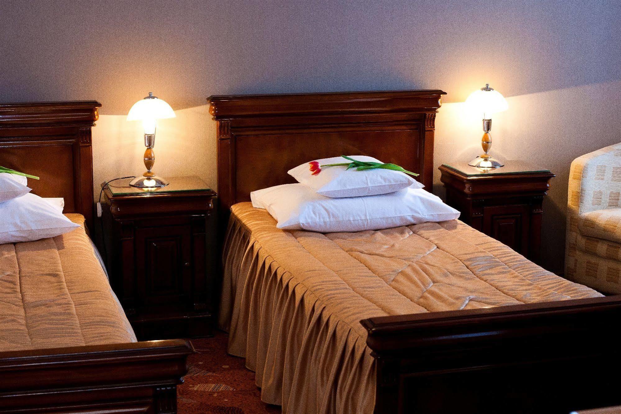 Hotel Onix Cluj-Napoca Extérieur photo