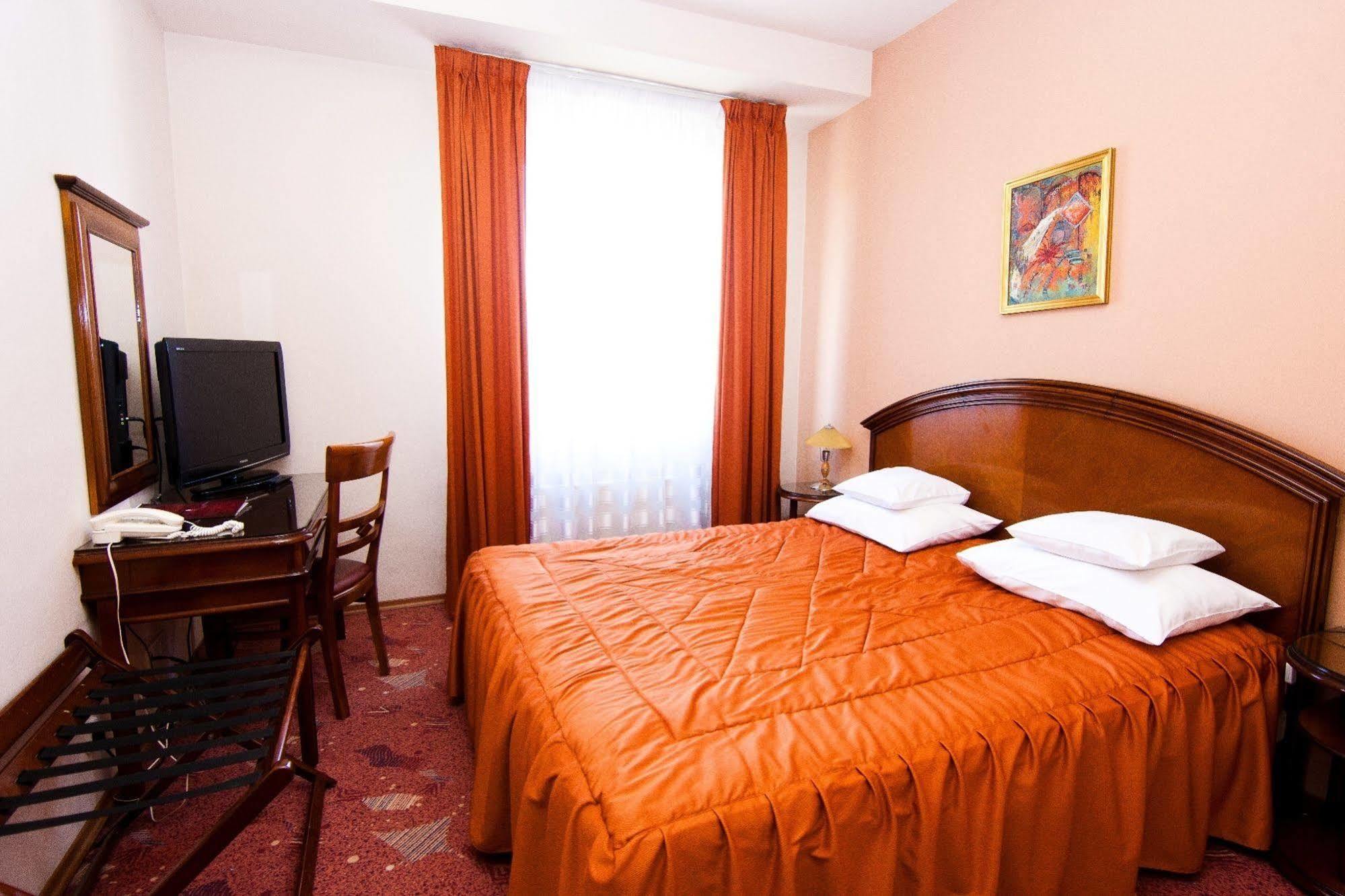 Hotel Onix Cluj-Napoca Extérieur photo
