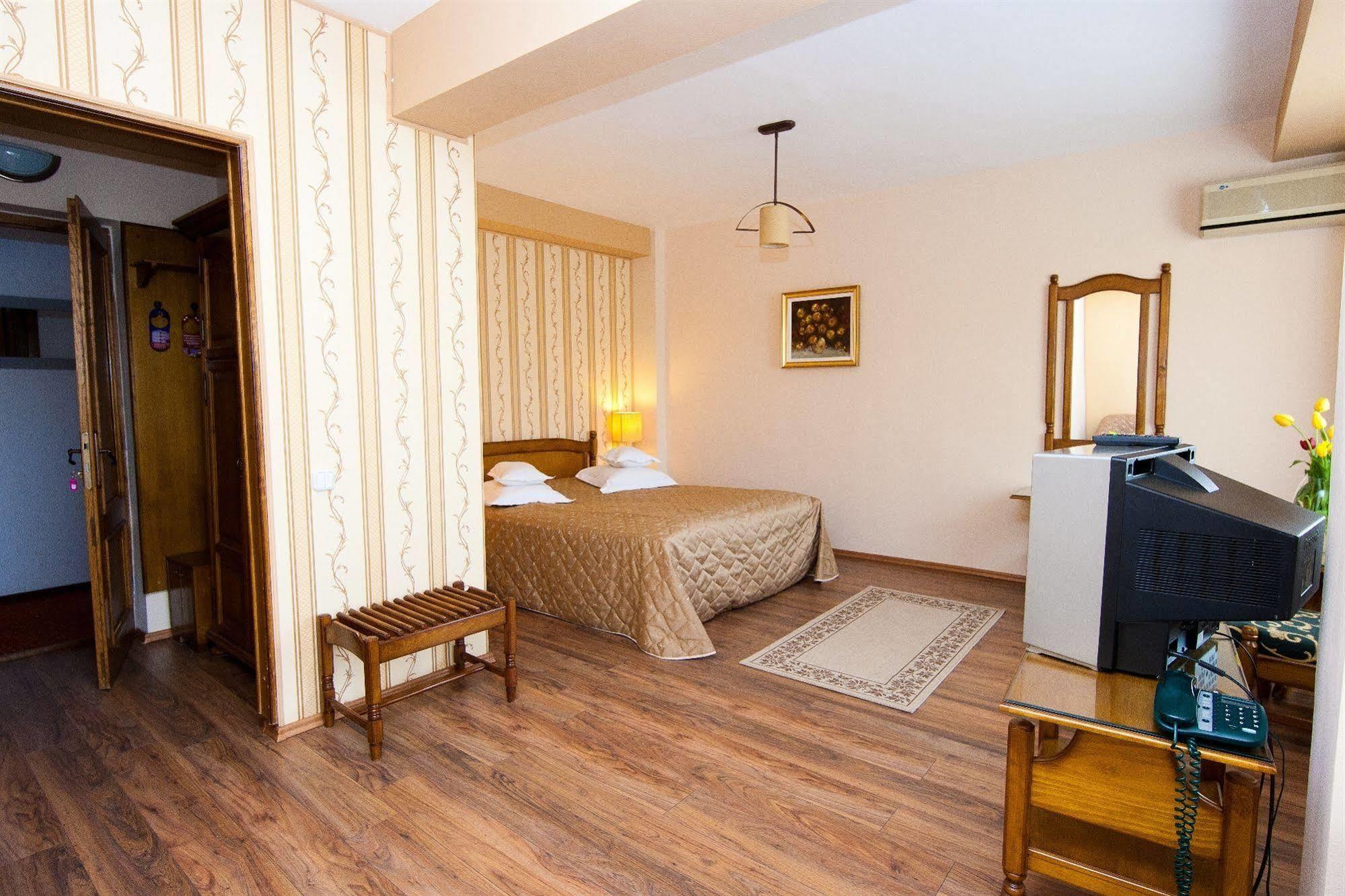 Hotel Onix Cluj-Napoca Extérieur photo