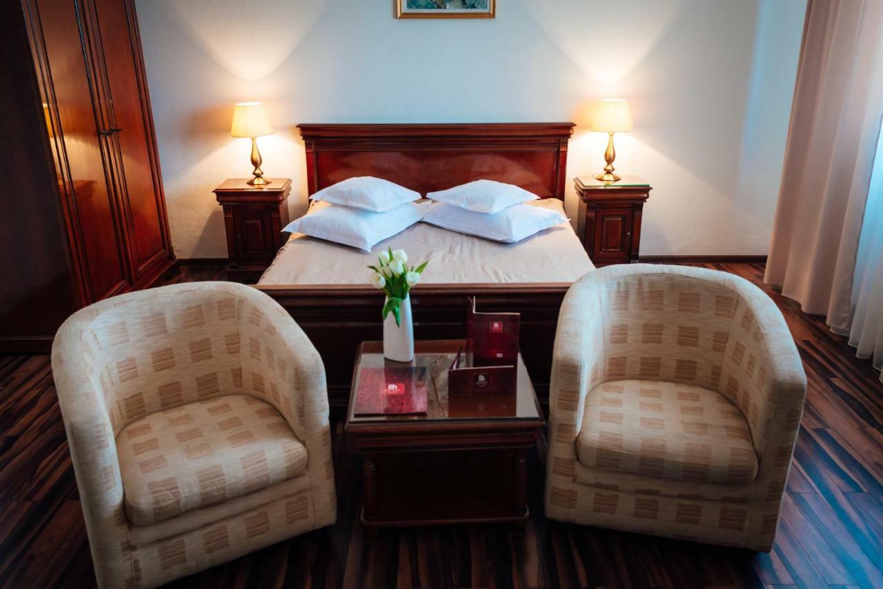 Hotel Onix Cluj-Napoca Extérieur photo