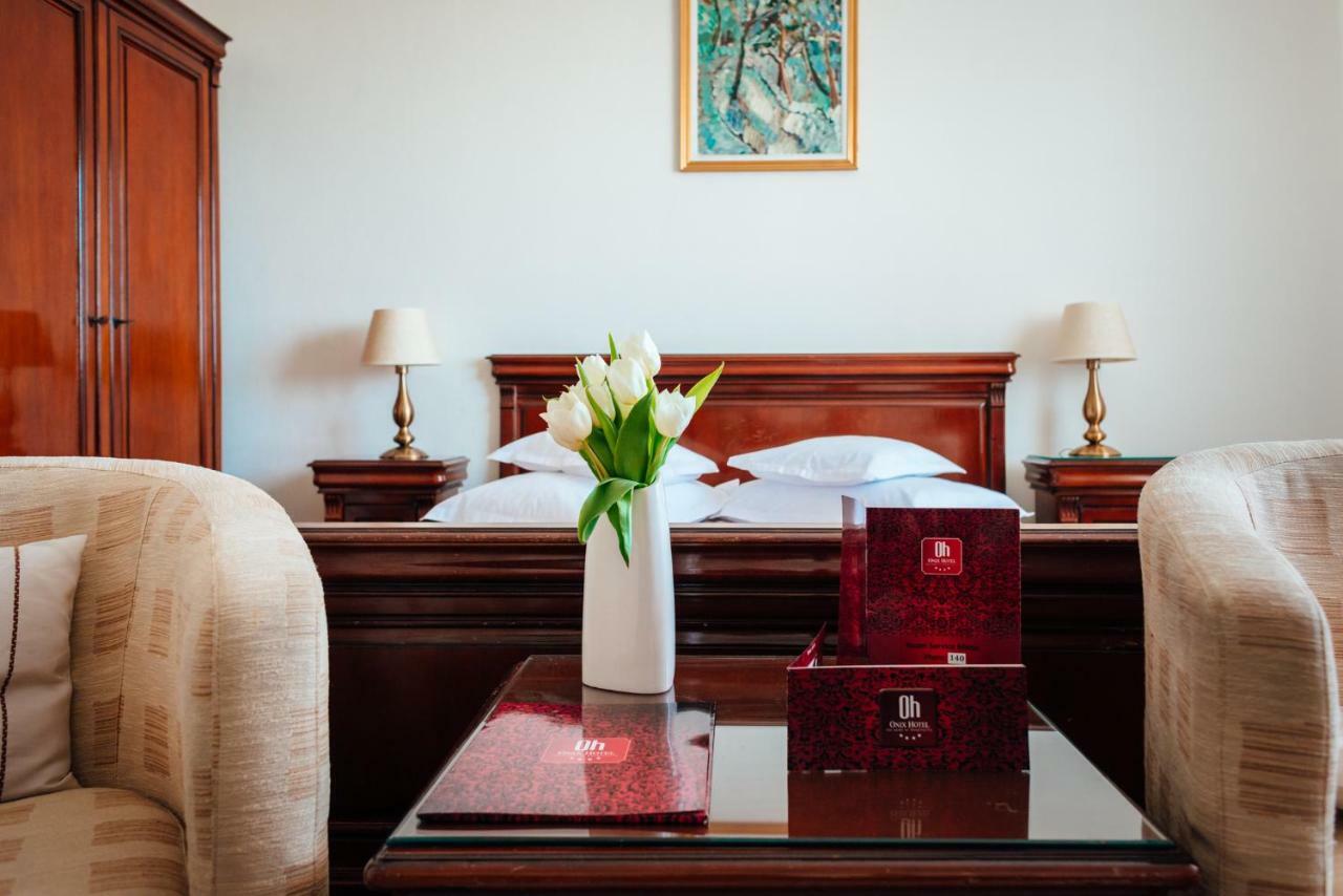 Hotel Onix Cluj-Napoca Extérieur photo